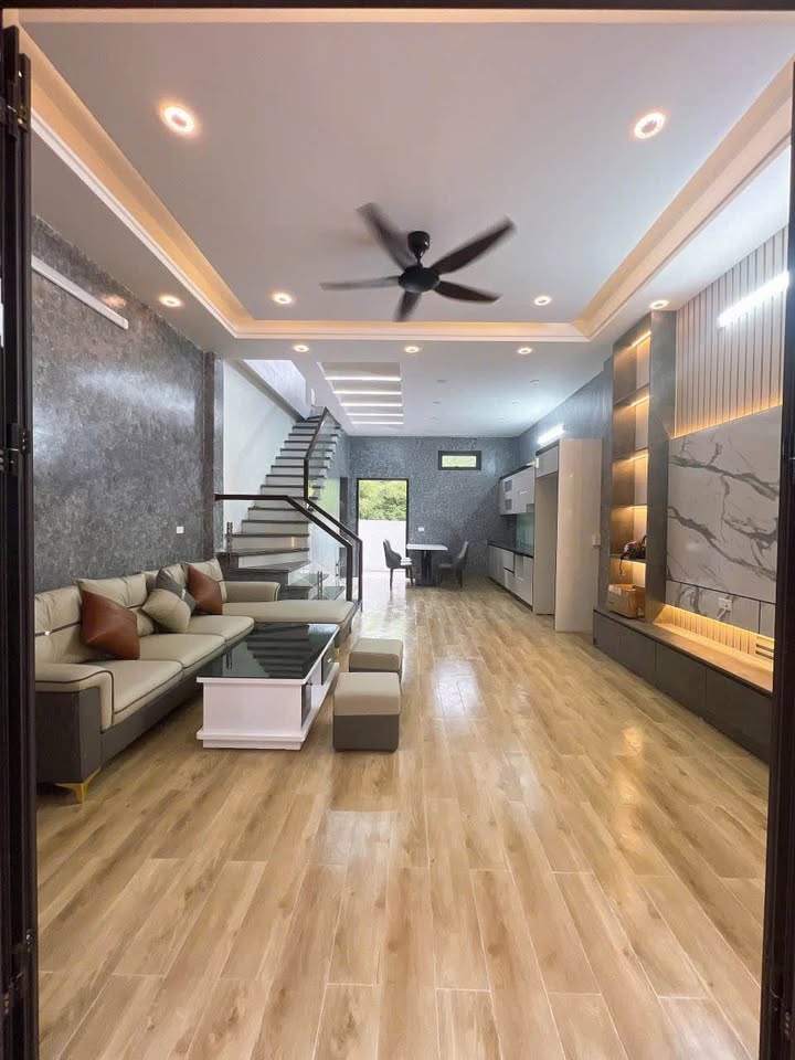  3-storey house, alley frontage, car access – 173 To Hien Thanh
