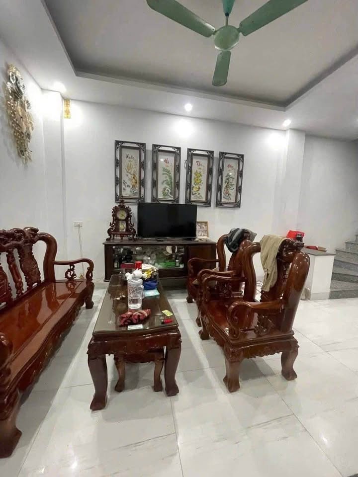  Nhà 3T lô góc – Trần Huy Liệu