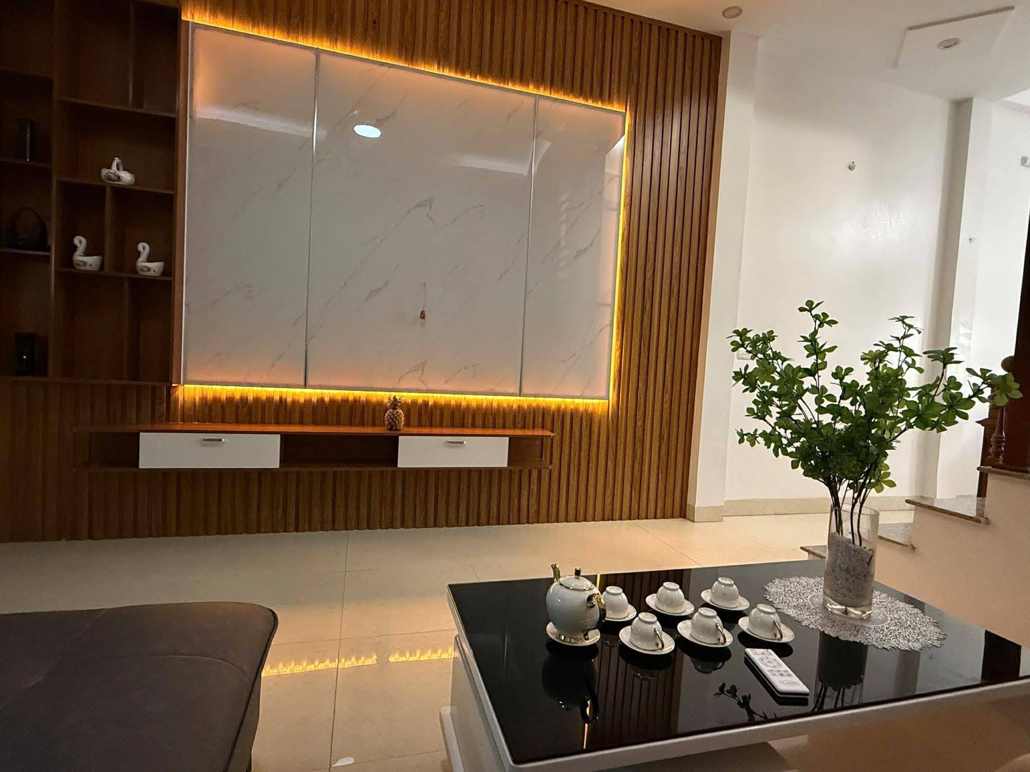 CHO THUÊ NHÀ 3 TẦNG MỚI ĐƯỜNG KÊNH