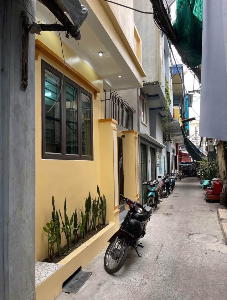 NHÀ 2 MẶT TIỀN GẦN CHỢ DUYÊN HỒNG VỊ TRÍ TRUNG TÂM