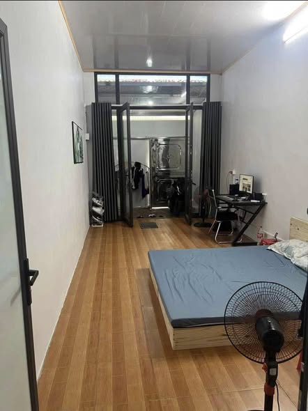 HOUSE FOR RENT ON CHU VAN STREET – WIDE SIDEWALK